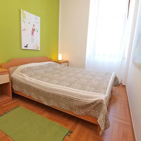 Fazanka 849 Apartamento *